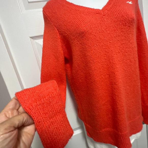 weater Hollister size  S  ORANGE V neck - Picture 3 of 8